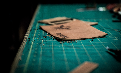 ベルトのお手入れは簡単?本革・合成皮革別に解説!